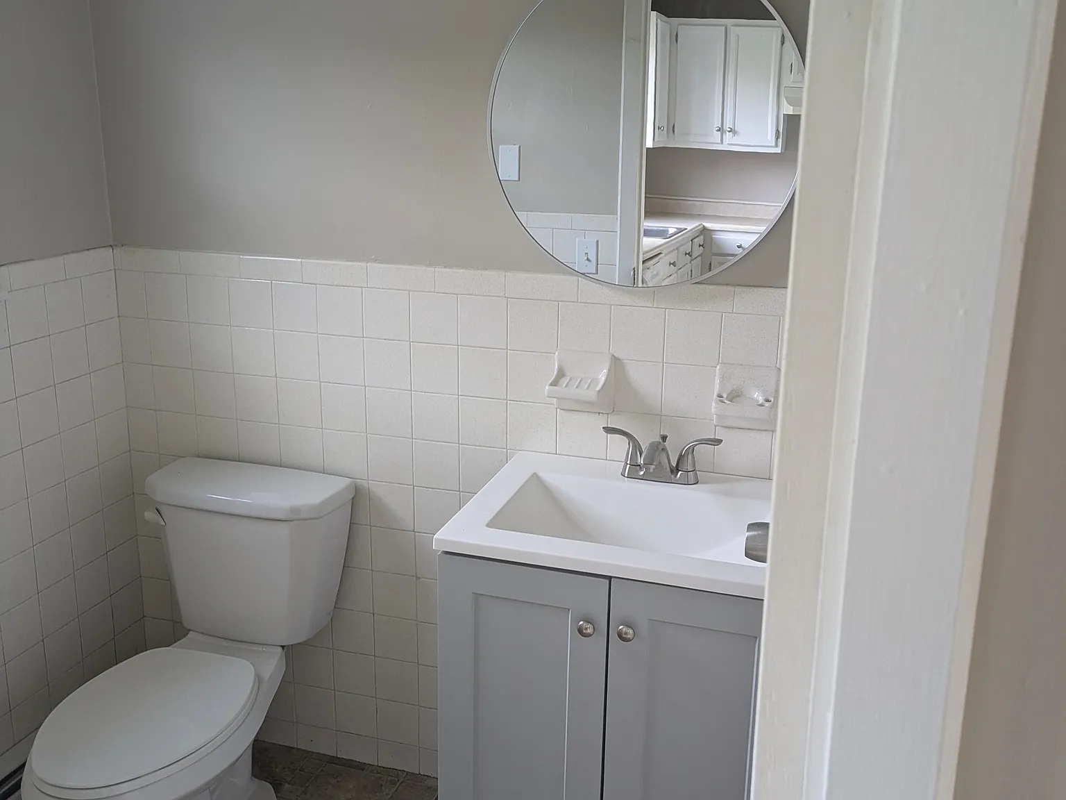 2 bed, 1.5 bath, 864 sqft, $1,700 — Photo 2