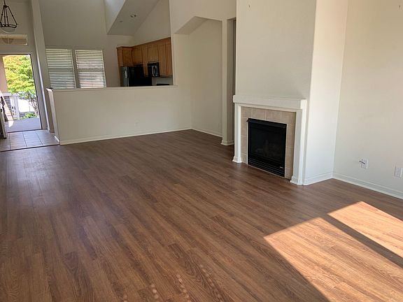 2nd image of 860 Almond Dr