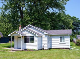 4916 Wood St, Waterford, MI 48329