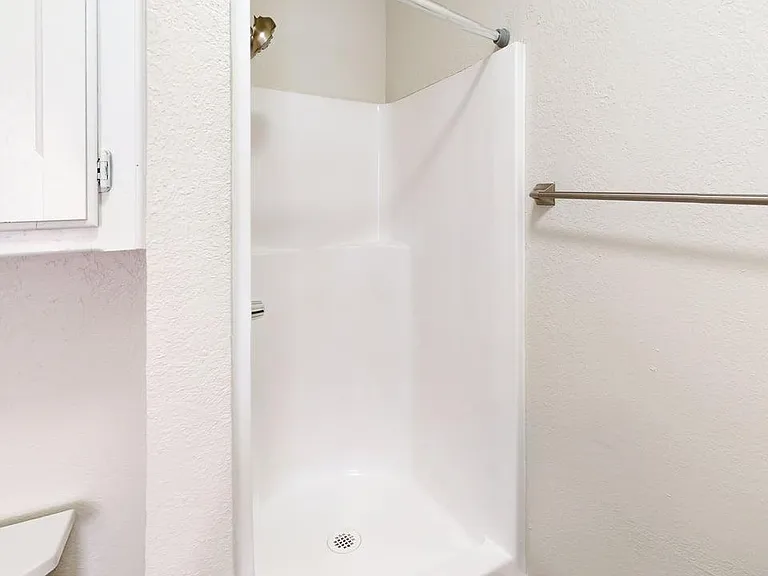 Davis Square Apartments — Photo 38