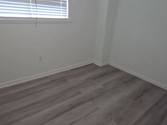 4th image of 2562 Traction Ave #8