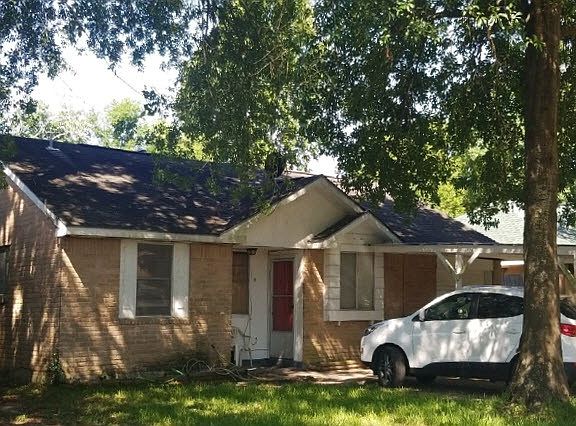 3rd image of 6434 Sandy Oaks Dr