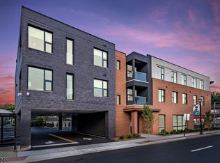 12-01 River Rd APT 208, Fair Lawn, NJ 07410