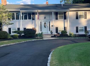 75 Fairway Dr, East Hanover, NJ 07936