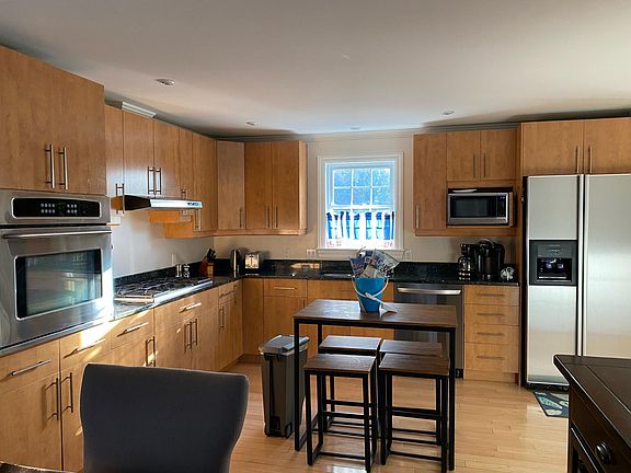This fully-equipped kitchen provides with you all the utensils and appliances to create all your favorite dishes. (blender, food processor, crockpot and more)