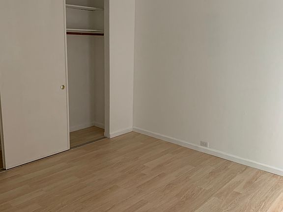 5th image of 128 Locksley Ave APT 2