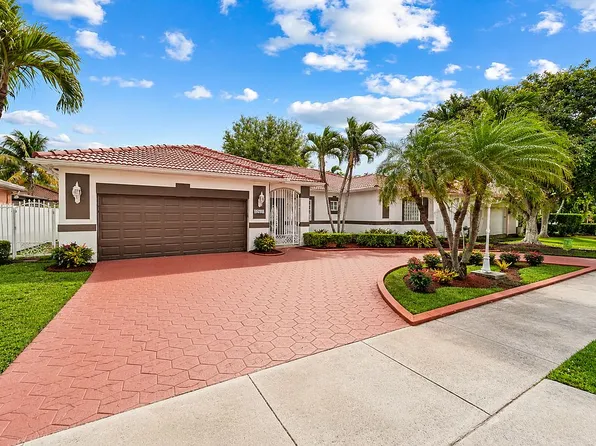 17711 NW 88th Ave, Hialeah, FL 33018