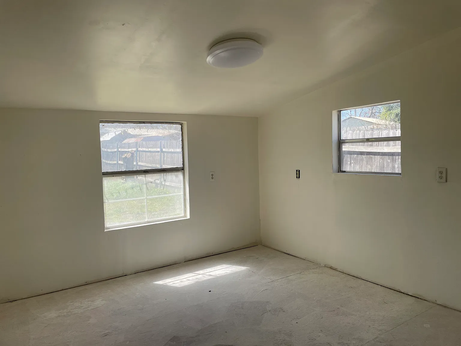 117 Bowie St — Photo 2