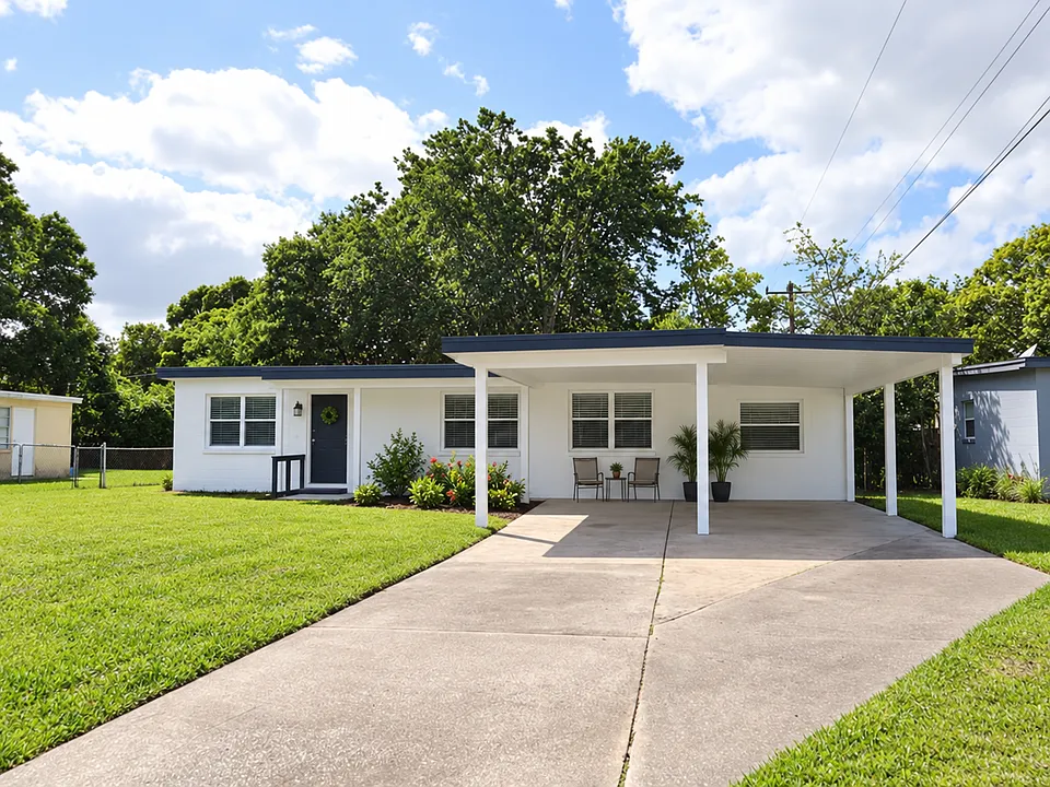 116 Country Club Dr