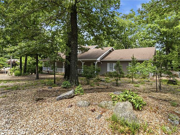 3rd image of 27 Cambria Dr
