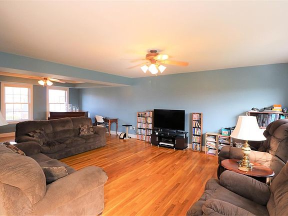 5th image of 124 Braemar Dr