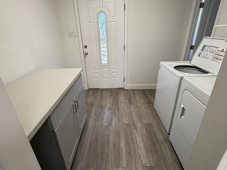 810 E Olive Ave — Photo 6