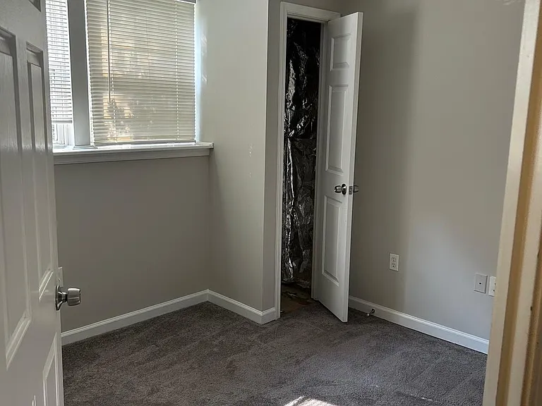 9602 Woodview Dr — Photo 10
