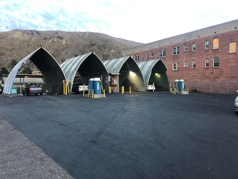 2nd image of 624 N Ventura Ave