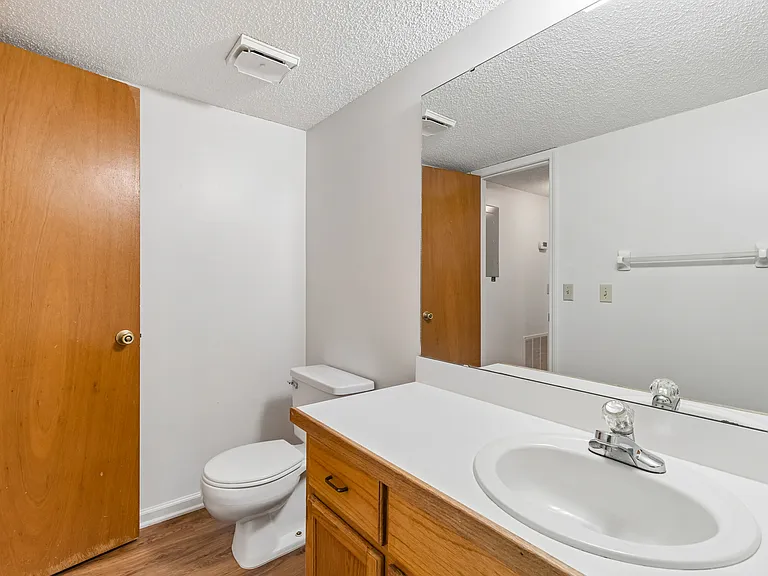 702 Meadowbrook Dr #2 — Photo 13