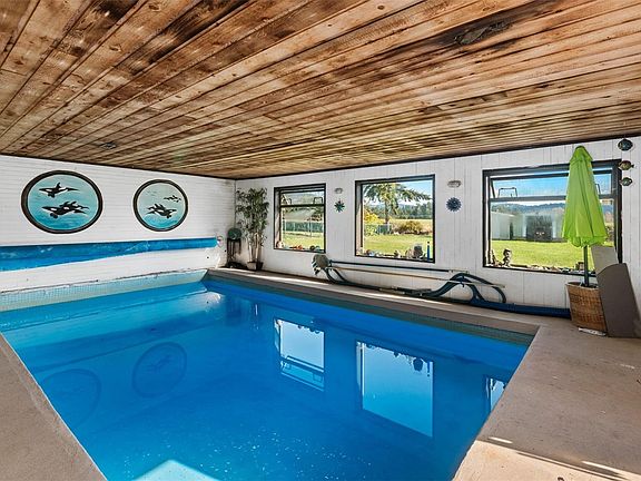 3rd image of 6621 Lakes Rd