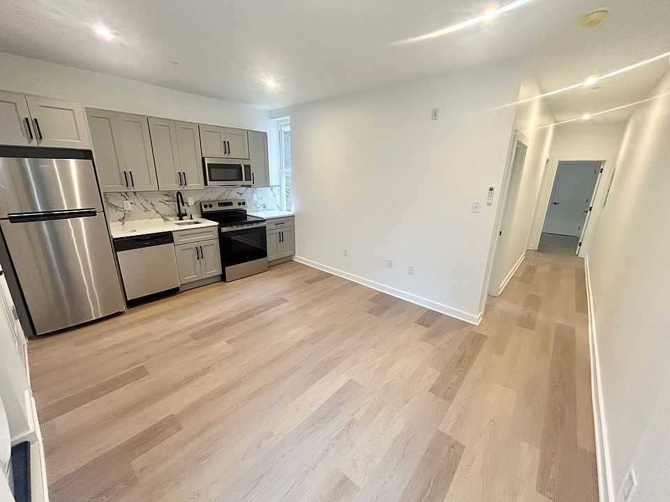 1st image of 2725 W Girard Ave APT 2R