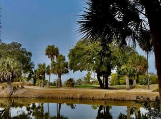 16 Twin Oaks Ln, Isle Of Palms, SC 29451