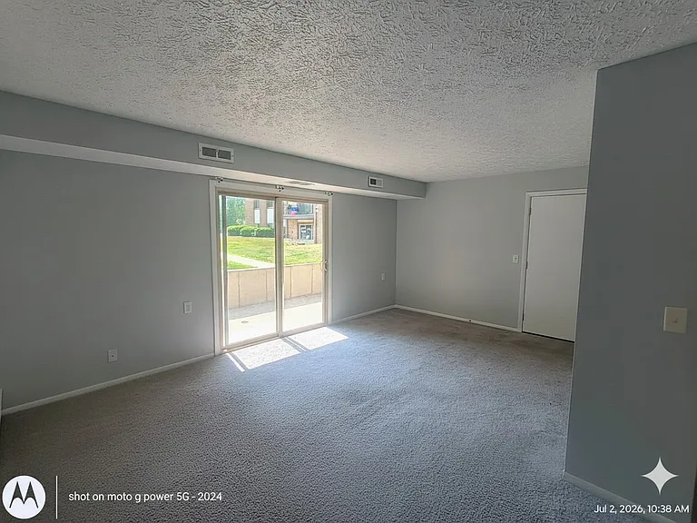 5190 Emil Ave SW #402 — Photo 1