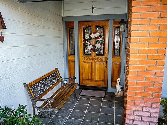 4th image of 13338 Country Club Dr