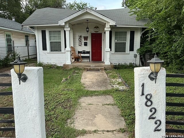 1st image of 1822 W WOODLAWN AVE