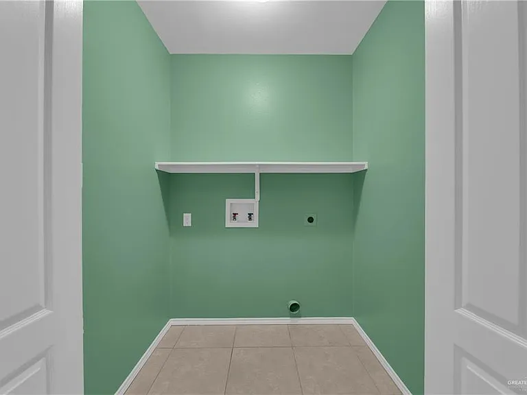 3619 Prestwick St — Photo 8