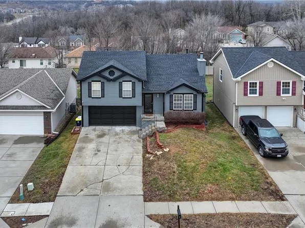 5200 NE 63rd St, Gladstone, MO 64119