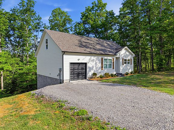 3rd image of 331 Shiloh Ln