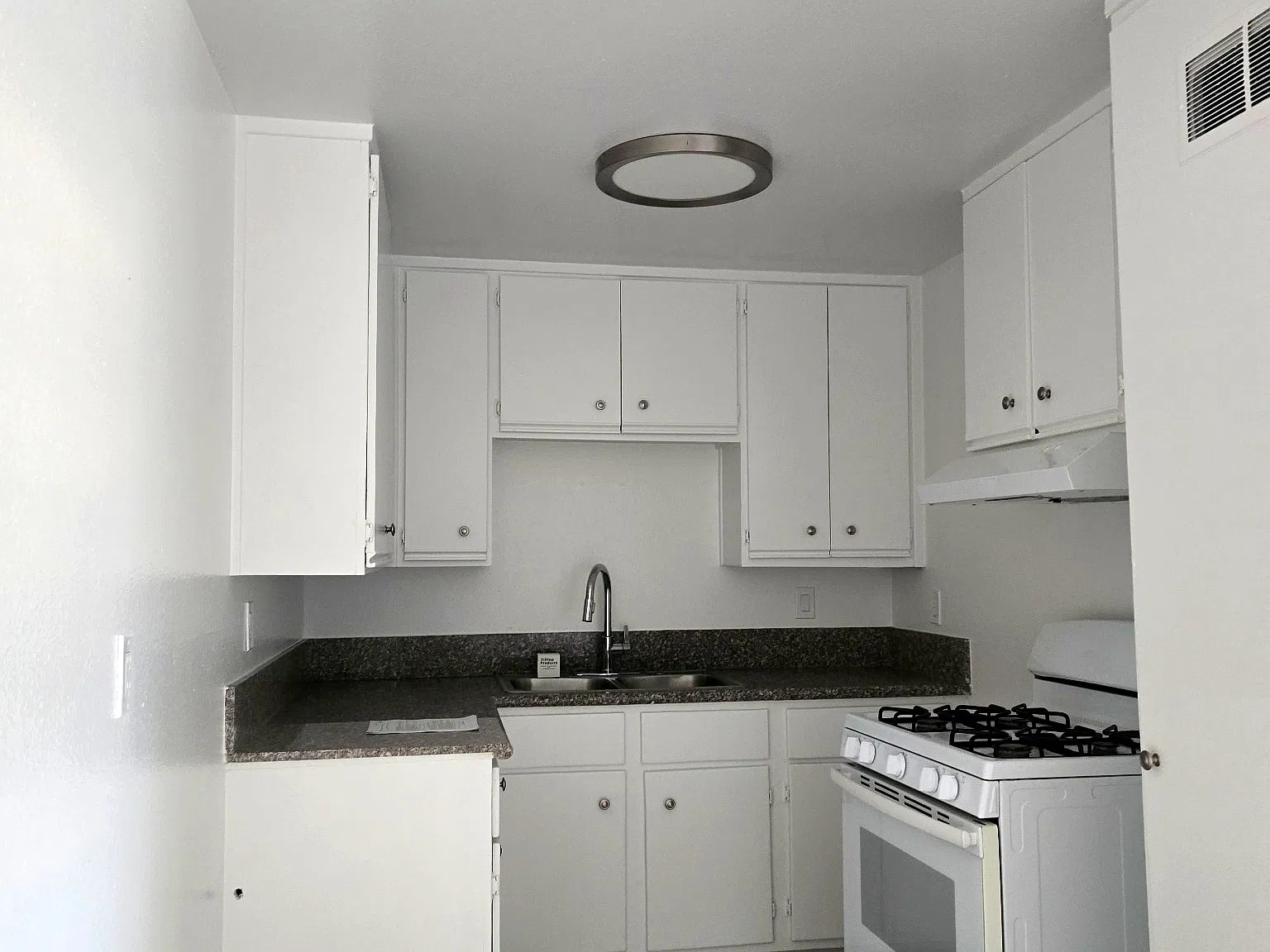 8513 Cedros 2BR 2BA — Photo 2