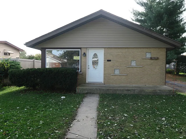 3629 W 121st St photo 1