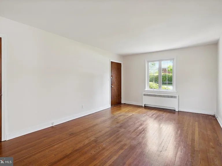 10 Lloyd Ave #1N — Photo 8