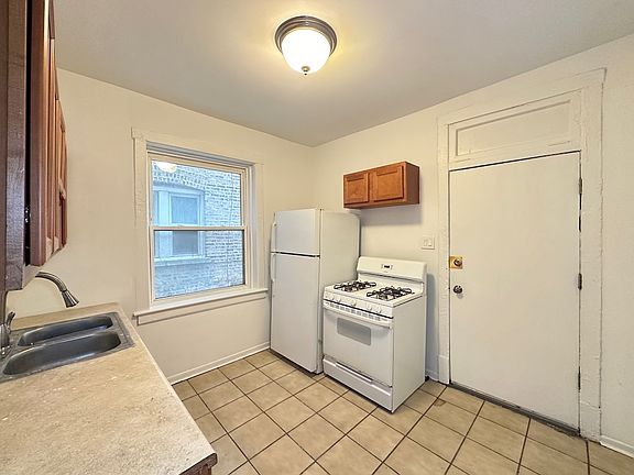 3rd image of 1125 N Christiana Ave #N2