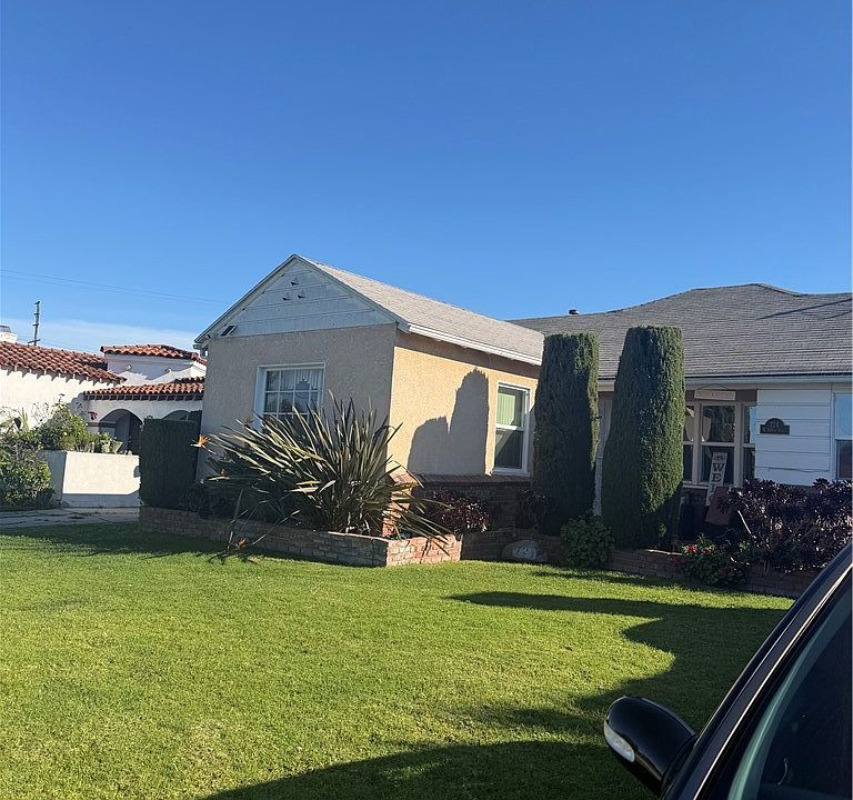 1st image of 724 W 109th Pl