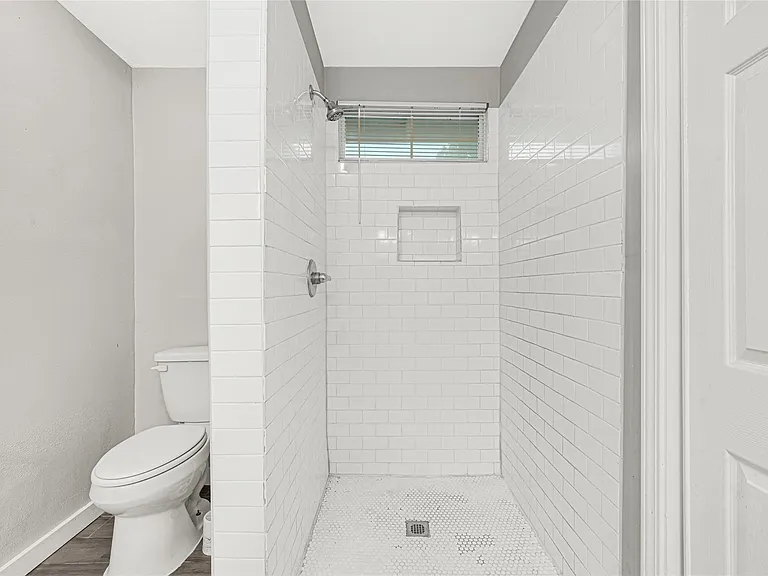 5009 Bataan Rd — Photo 22