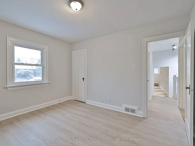 27 Southlea Ave — Photo 24