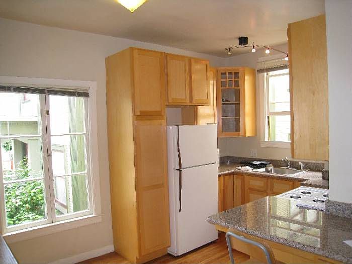 Eat-in Kitchen