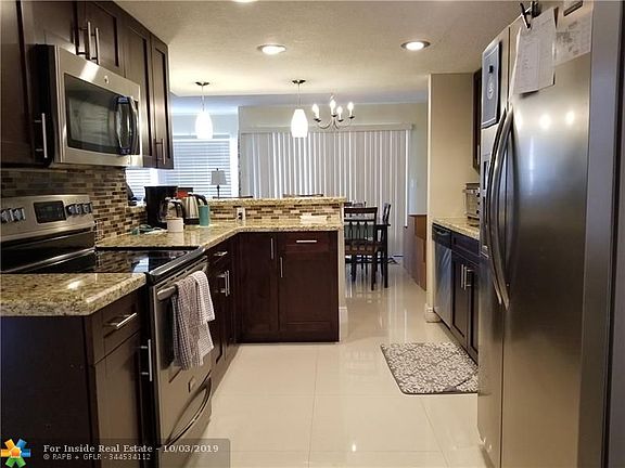 5th image of 44 Toledo Ct #2-31