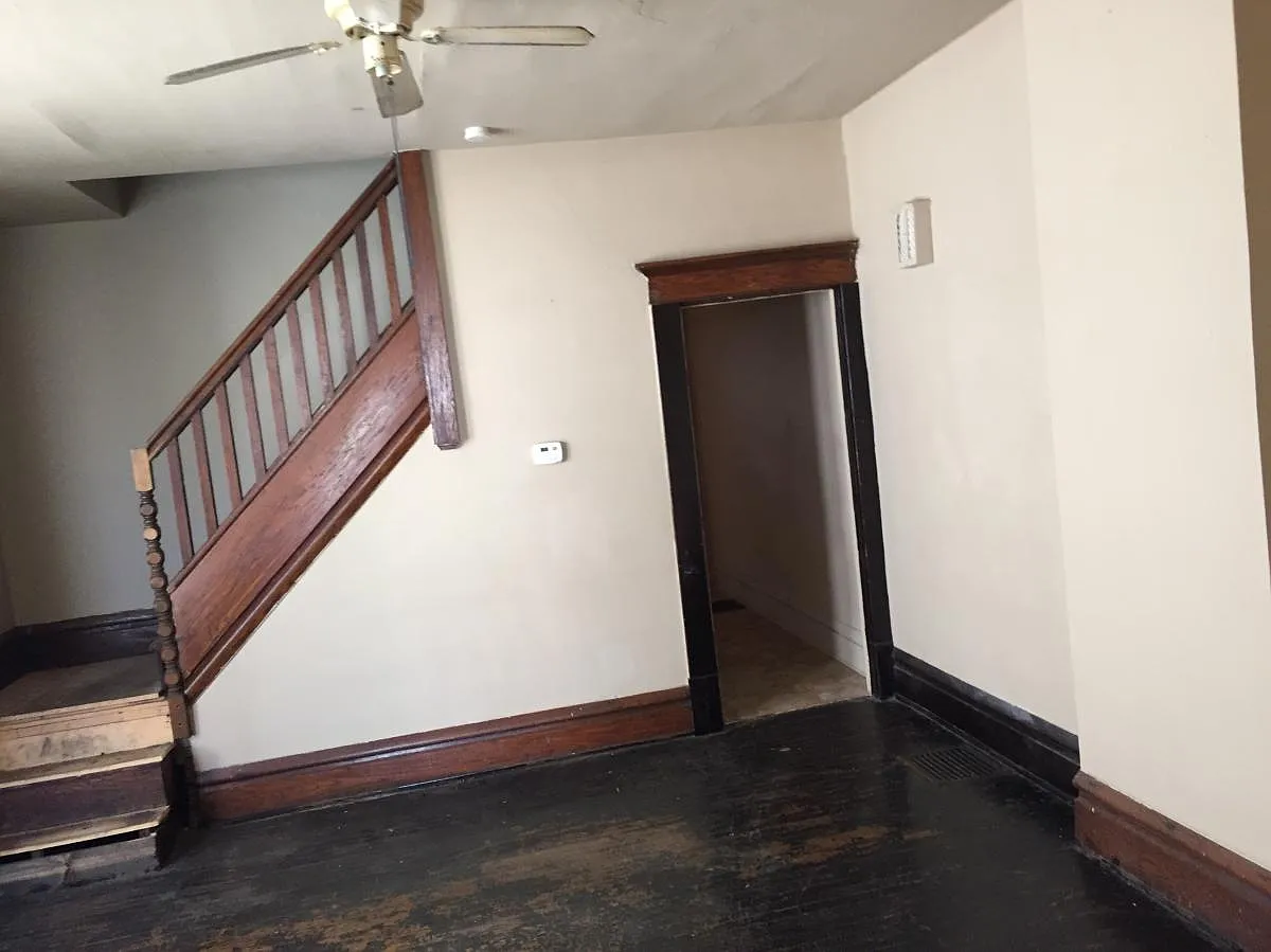 3 bed, 1322 sqft, $1,200 — Photo 2