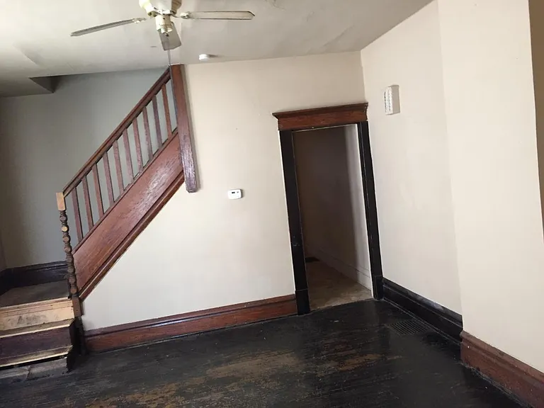208 Dana Ave — Photo 2