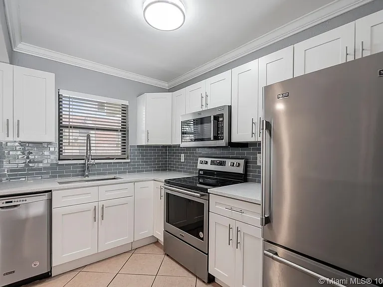 6020 Shakerwood Cir #106 — Photo 3