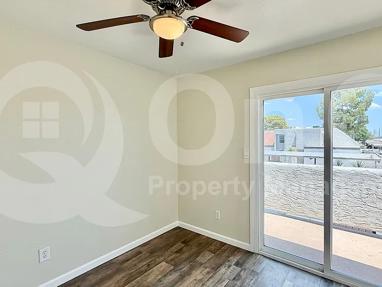 6836 S Jentilly Ln — Photo 16