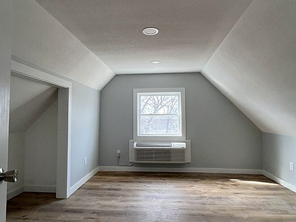 5th image of 2820 SE Massachusetts Ave #2