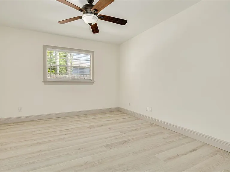 535 32nd Ave N #5 — Photo 15