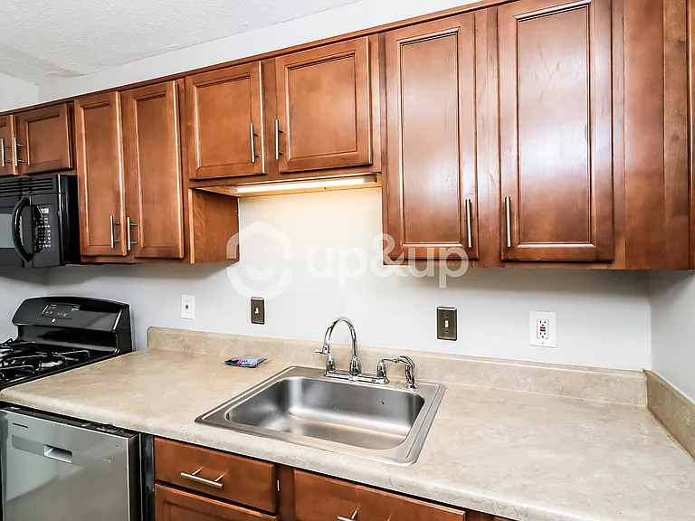 1425 Springleaf Cir SE — Photo 7