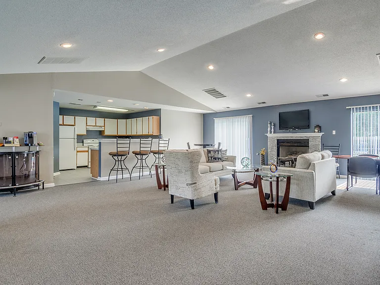 Crestview Apartments — Photo 13