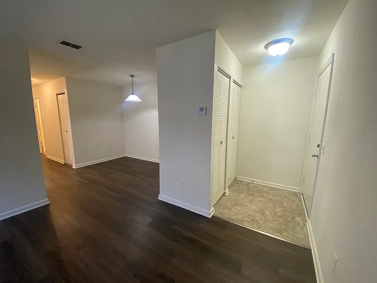 Princeton Circle West Apartments — Photo 68