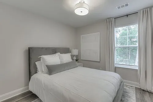 201 Residences — Photo 11