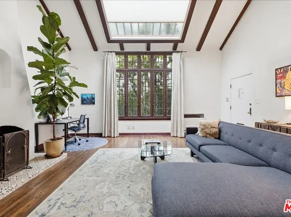 6202 Banner Ave #1, Los Angeles, CA 90038