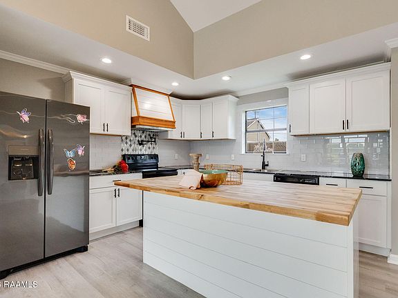 4th image of 245 Compress Rd