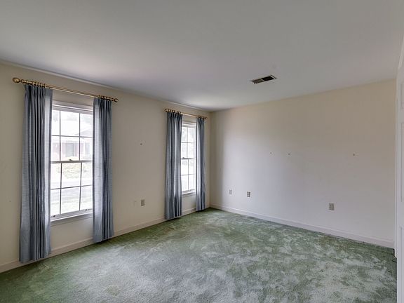 5th image of 310 Cana Cir